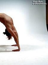16 pictures - Extreme Nude Gymnastics