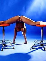 16 pictures - Extreme Nude Gymnastics