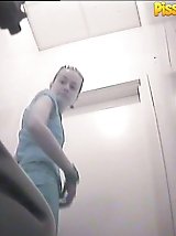 14 pictures - Sporty chick with hot ass takes a leak on spy cam
