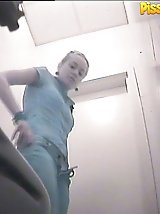14 pictures - Sporty chick with hot ass takes a leak on spy cam